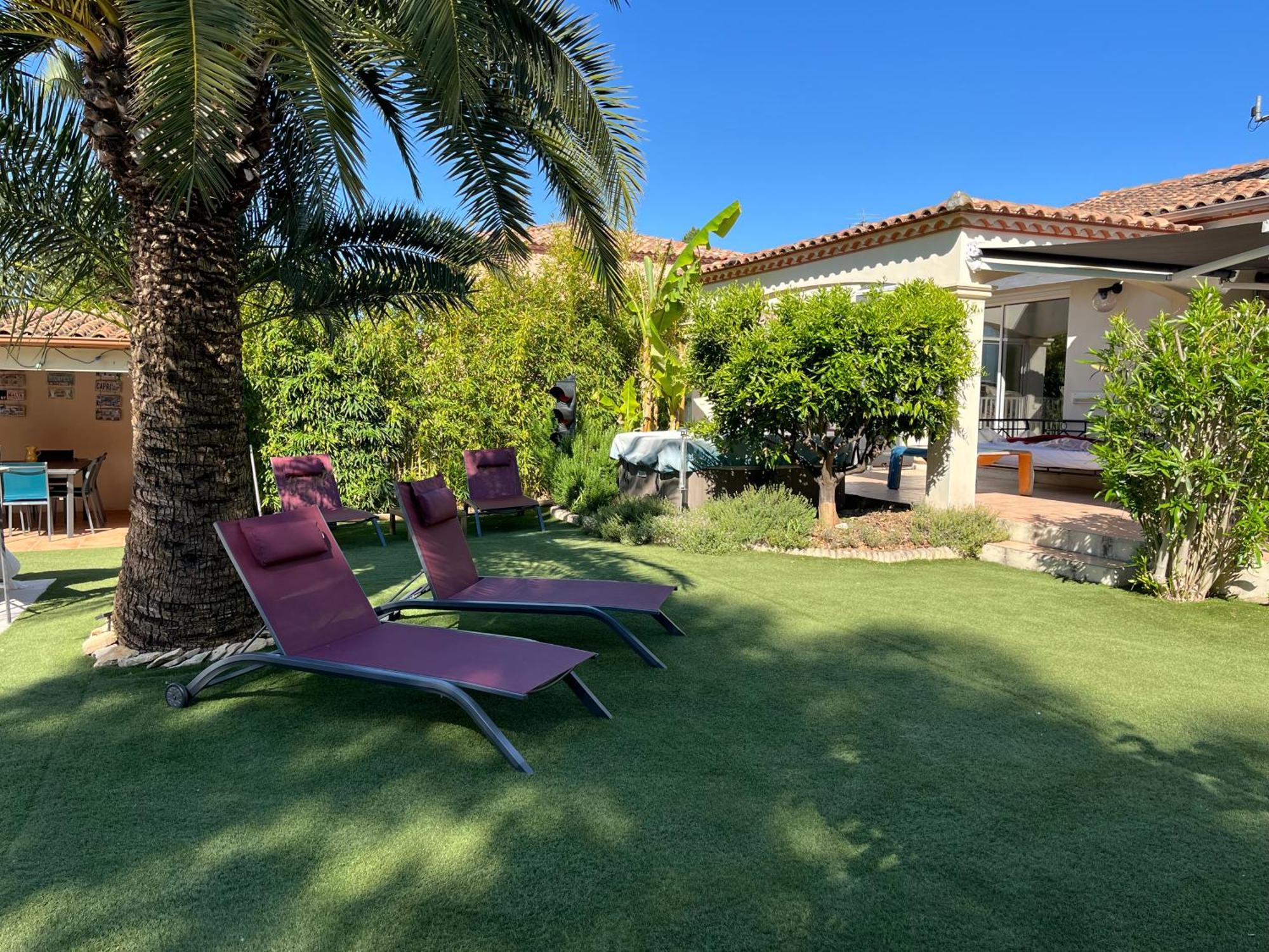 Villa Avec Piscine 加拉尔盖莱蒙蒂厄 外观 照片